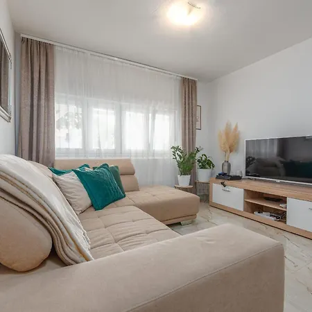 Andu Zadarvillas Skabrnje