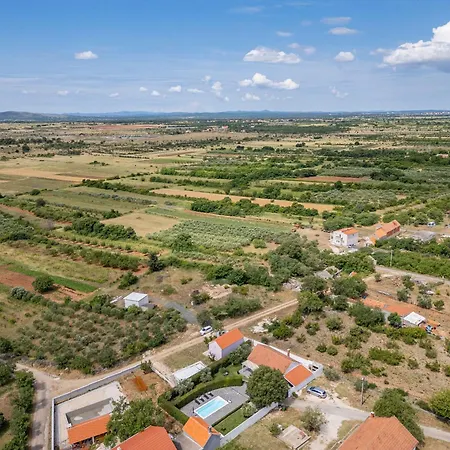 Andu Zadarvillas