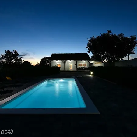 Andu Zadarvillas ヴィラ