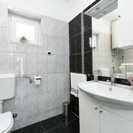 Andu Zadarvillas ヴィラ