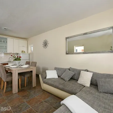 Andu Zadarvillas ヴィラ Škabrnje