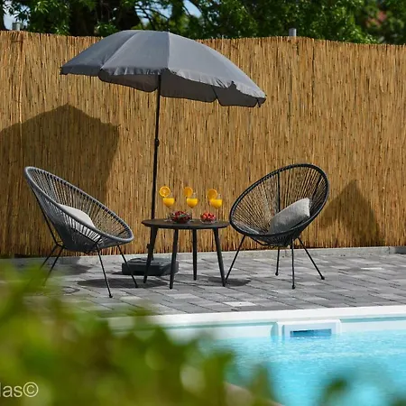 Andu Zadarvillas ヴィラ