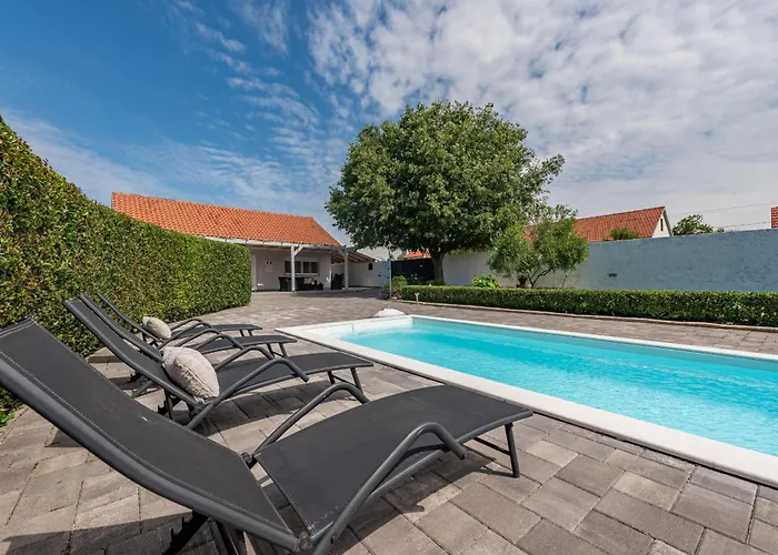 Andu Zadarvillas *
