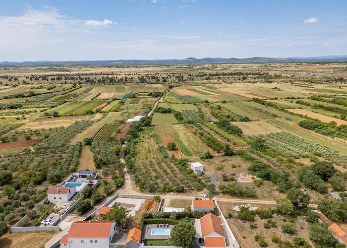 Andu Zadarvillas Villa *