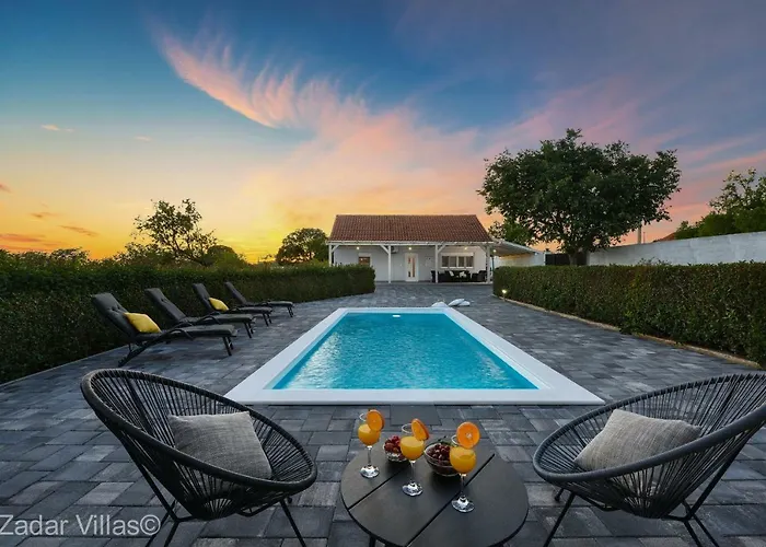 Andu Zadarvillas * Skabrnje