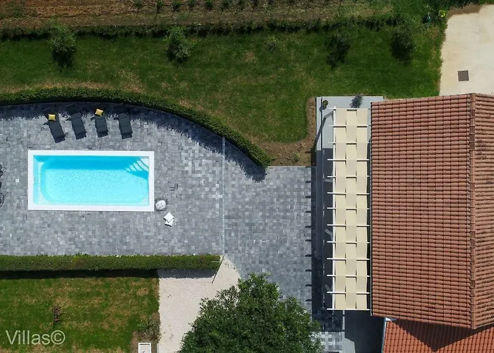 Andu Zadarvillas Villa