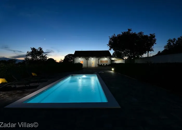 Andu Zadarvillas Villa