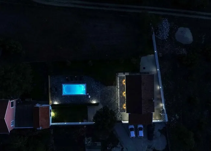 Andu Zadarvillas Villa *