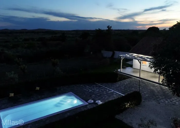 Andu Zadarvillas * Skabrnje