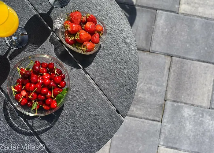 Andu Zadarvillas * Skabrnje