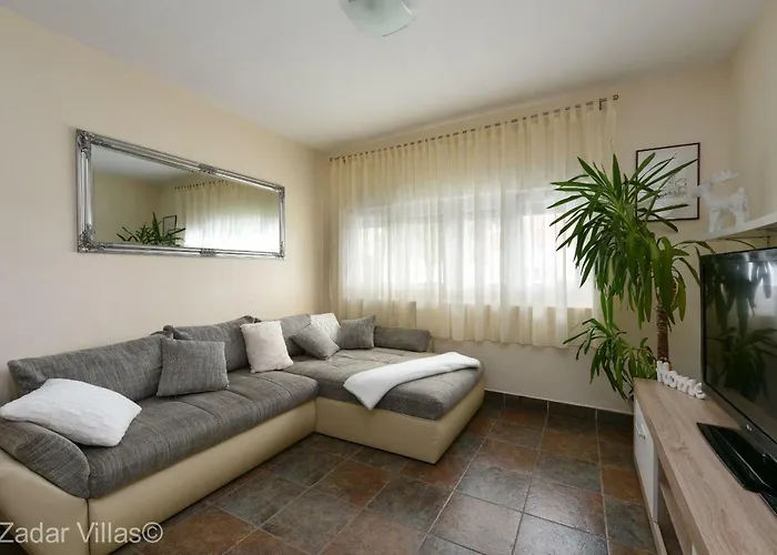 Andu Zadarvillas Skabrnje