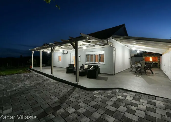 Andu Zadarvillas * Skabrnje