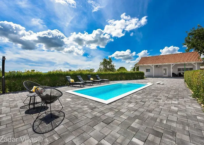 Andu Zadarvillas Villa *