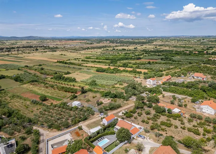 Andu Zadarvillas